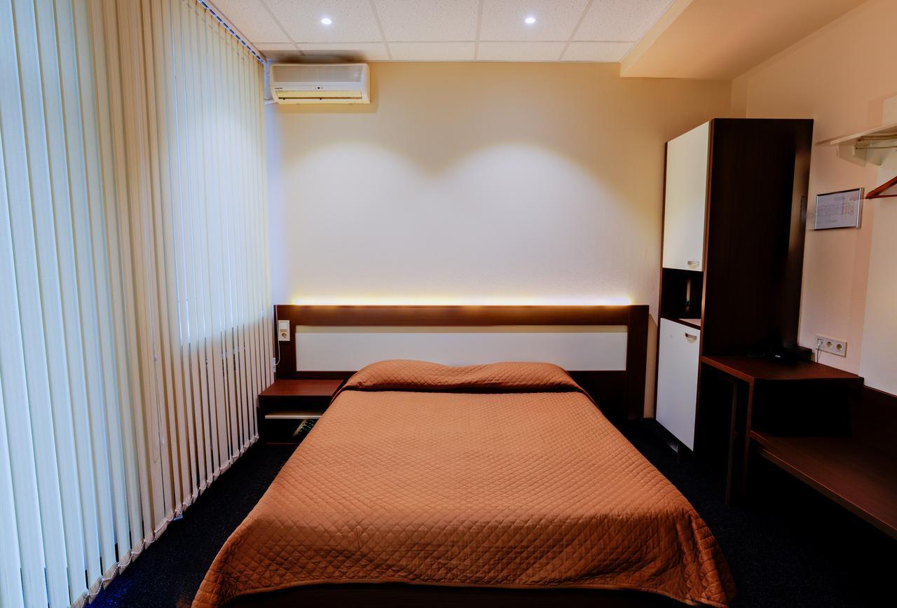 Comfort Hotel & Hostel Zaporizhia Exterior photo