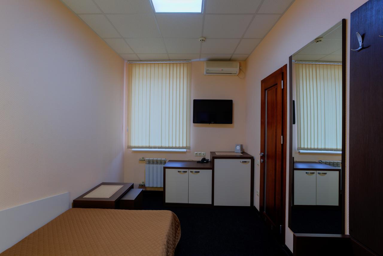 Comfort Hotel & Hostel Zaporizhia Exterior photo